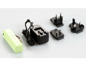 Photo d'un adaptateur MULTI et d'un accu pour balance PCB KERN