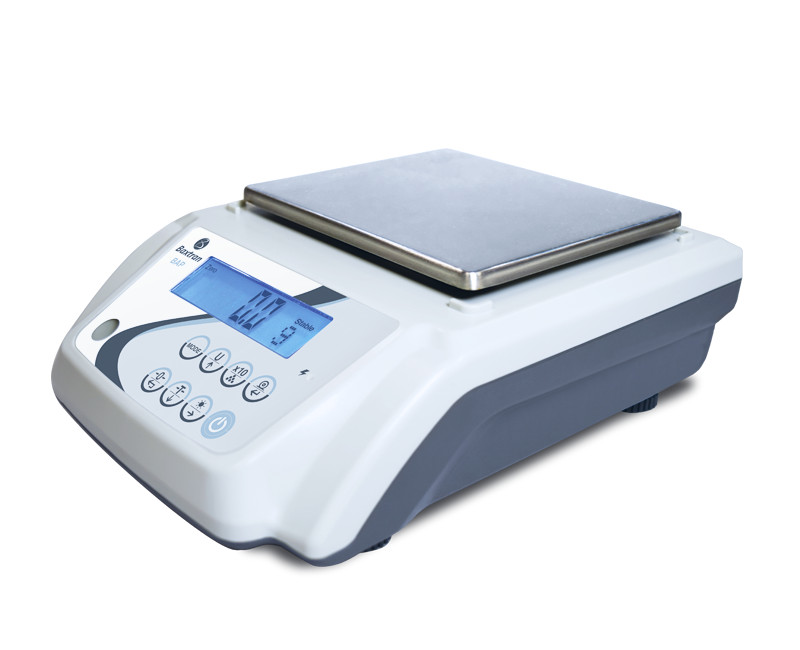 Photo d'une balance de bijouterie bap avec plateau carré